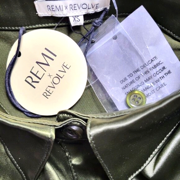 Remi x Resolve Women's Serena Button Up Blouse Size XS Dark Green - Picture 9 of 12